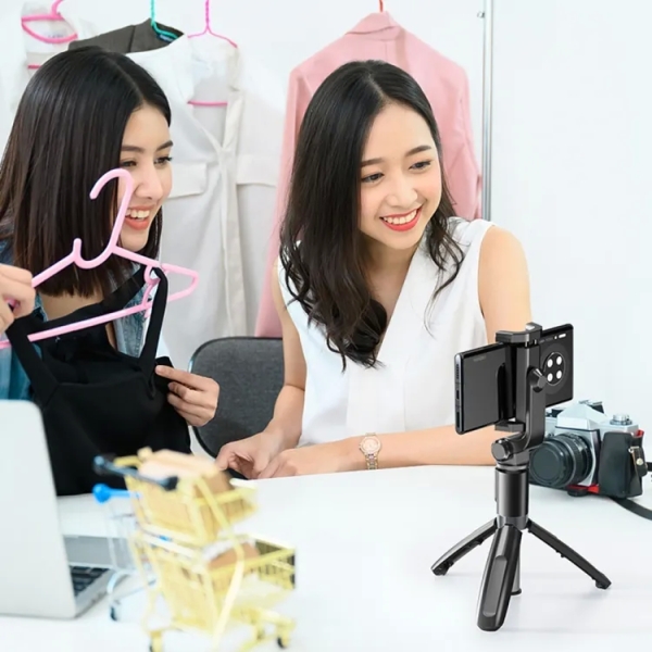 Yesido SF11 Retractable Bluetooth Tripod Phone Live Broadcast Selfie Stand (Black)